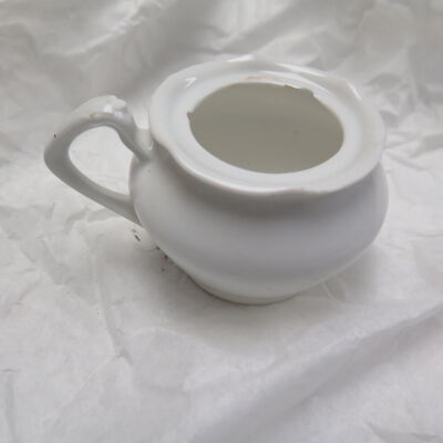 Sugar bowl without lid: Origsize: 3.25" (h) x 4" (w); Origformat: Artifact