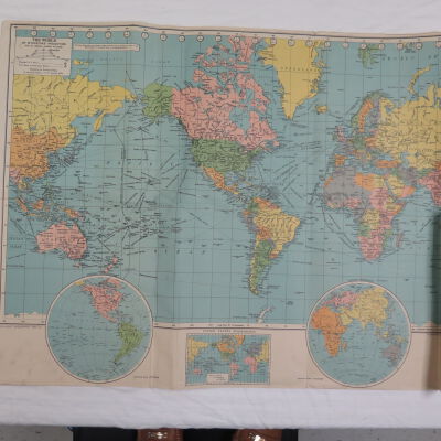 Front of map when opened: Origsize: 27" (w) x 20.5" (l); Origformat: Artifact