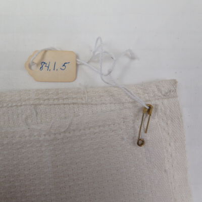 Number Detail: Origsize: 17" (L); Origformat: Artifact