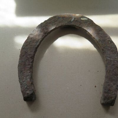 horseshoe top