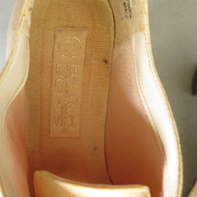 Tag in shoe: Origsize: 9" (h) x 3" (w) x 5"; Origformat: Artifact