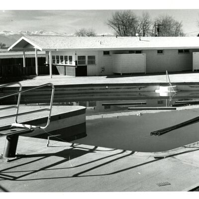 Broomfield Country Club - pool and bath house