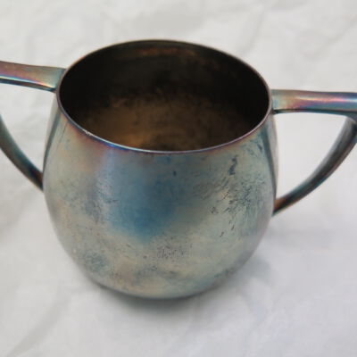 Suagr bowl: Origsize: 2.5" (h) x 4.5" (w); Origformat: Artifact