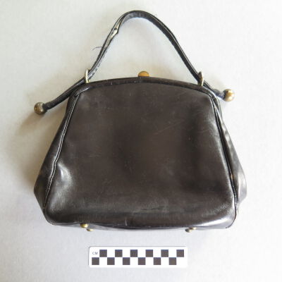 Back of purse: Origsize: 22" (l) x 9" (w) x 3; Origformat: Artifact