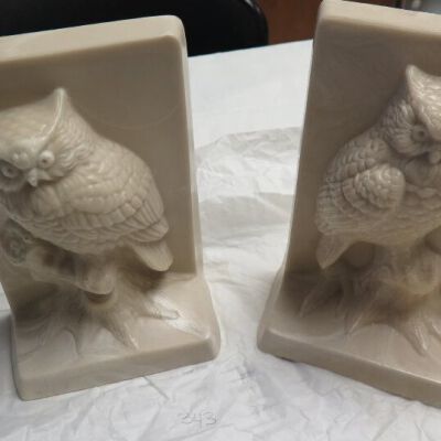 Owl bookends: Origsize: 7.5" (h) x 5" (w) x; Origformat: Artifact