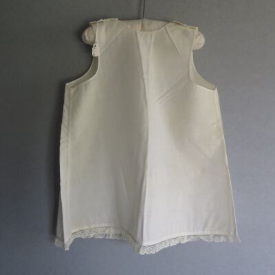 Back of slip: Origsize: 8" (w) x 15" (l); Origformat: Artifact