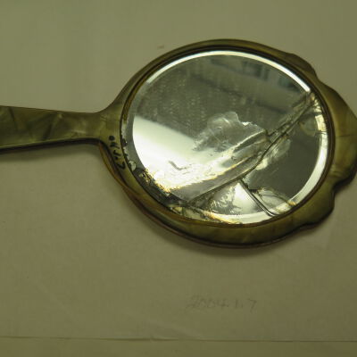 Mirror, Hand