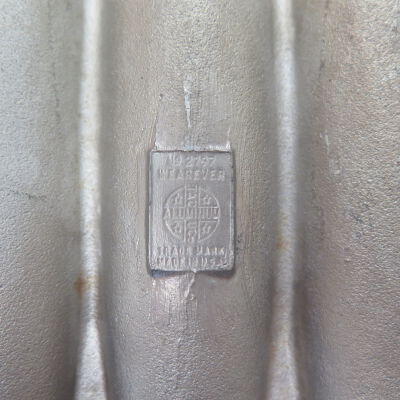 Detail View: Origsize: 13"(H) x 5.75"(W); Origformat: Artifact
