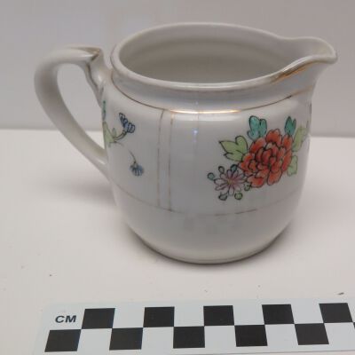 Pitcher, Cream