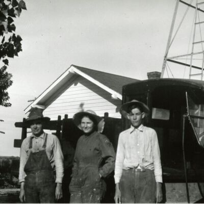 James and Miles Crawford, cicra 1920: Origsize: 5" x 7"; Origformat: Print-Photographic; Resolution: 725dpi