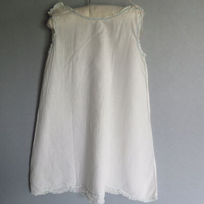 Back of slip: Origsize: 8" (w) x 19" (l); Origformat: Artifact