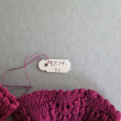 Number of mittens: Origsize: 3" (w) x 10.5" (l); Origformat: Artifact