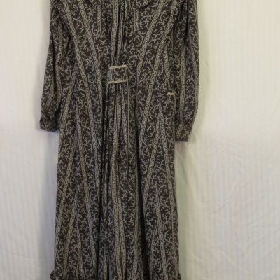 Mother Hubbard Dress\Wrapper