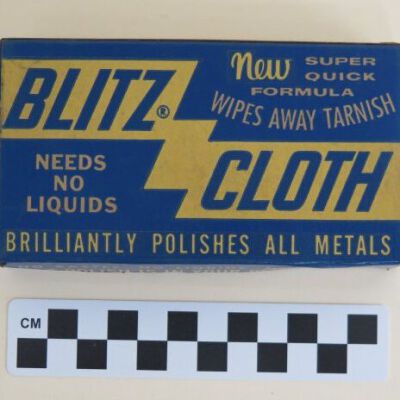Front of box: Origsize: 1" (h) x 2.75" (w) x; Origformat: Artifact