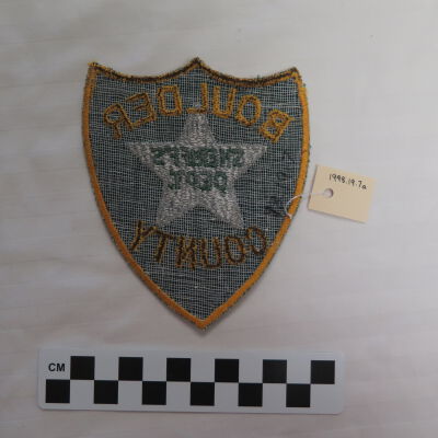 Back of patch.: Origsize: 5"(H) x 4"(W); Origformat: Artifact