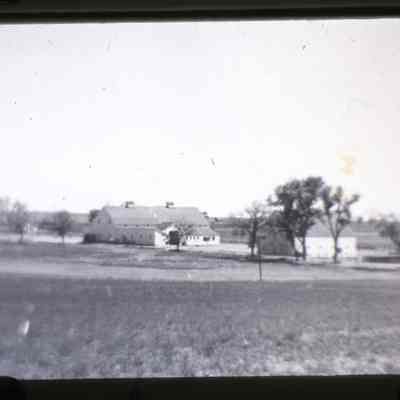 Zang Barns Near 6th Ave & 287