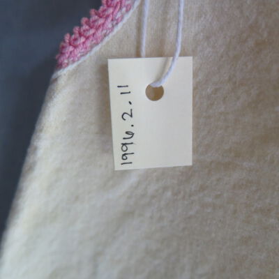 Number of slip: Origsize: 9" (w) x 16" (l); Origformat: Artifact