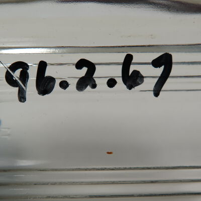 Close up of lid: Origsize: 0.5" (h) x 4" (w) x; Origformat: Artifact