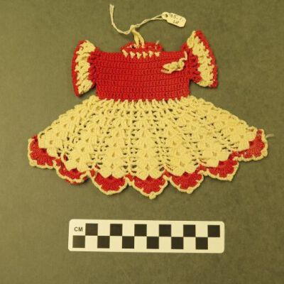 Front of hot pad.: Origsize: 5" (w) x 7.5" (l).; Origformat: Artifact