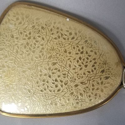 Hand mirror