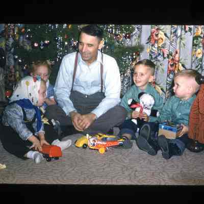 Lester C and grandkids