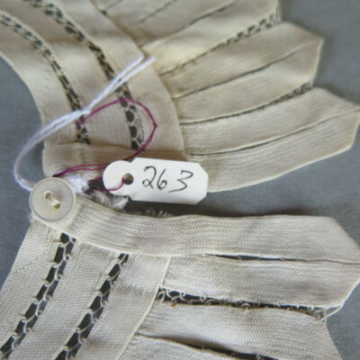 Number of collar: Origsize: 9" (w) x 10" (l); Origformat: Artifact