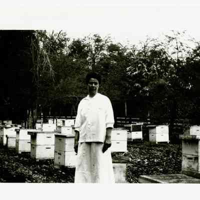Person at the Crawford Honey Farm