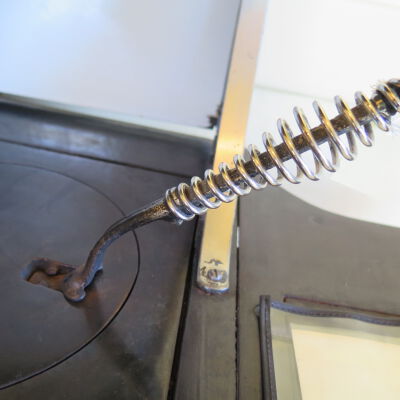 Stove burner lifter