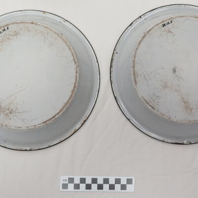 Bottom Side: Origsize: 10"(Dia); Origformat: Artifact