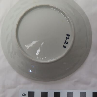 Bottom Side: Origsize: 1.25"(H) x 5.5"(Dia.; Origformat: Artifact