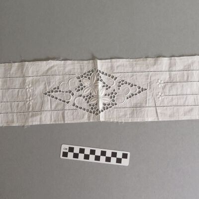 Lace: Origsize: 4.5" (w) x 31.5" (l; Origformat: Artifact