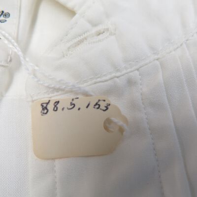 Shirt tag: Origsize: 15.5" (l); Origformat: Artifact