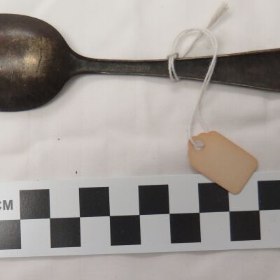 Spoon, Serving
