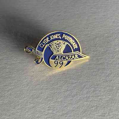 Pin: Shriner. Alcazar. Belonged to PGM James O. Wood ( 1999)