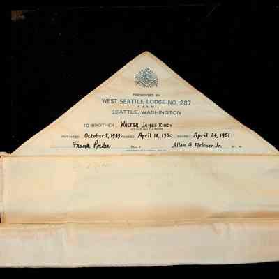 Walter James Rinds Apron
