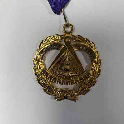 Jewel: Past Grand Master's Jewel belonged to MW John McNab (2003-2004).
