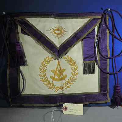 Clyde B. Mix DD Apron