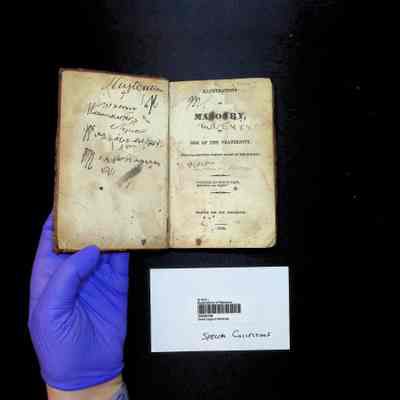 Book: Illustrations of Masonry by one of the Fraternity by William Morgan