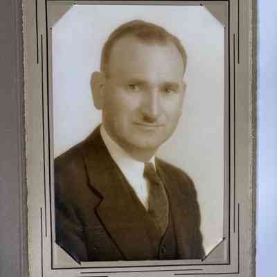 5 Photographs: Of PGM J.W.J. Stedman (1942-1943)