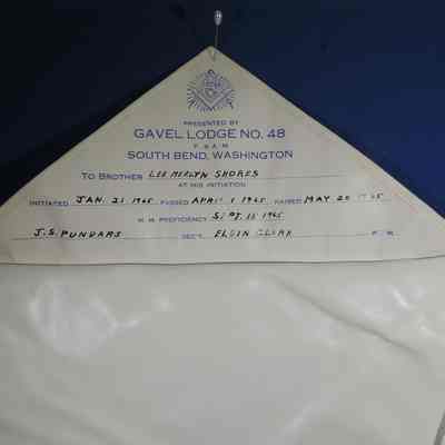 Lee M. Shores Apron