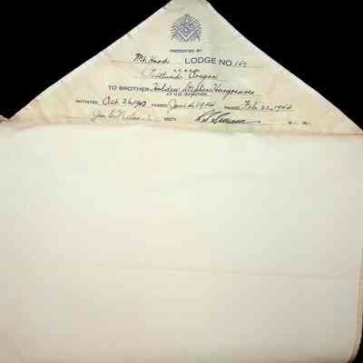 Holden Stephan Hargreaves Apron