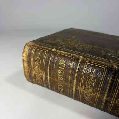 Bible: Old and New Testaments. Belonged to Kane Lodge No. 8 (1854)