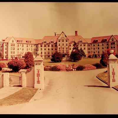 Photograph: Masonic Home from front gate. C. late 20th century