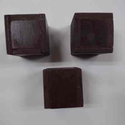 3 Wooden Blocks: Dark Brown. Order of DESOMS