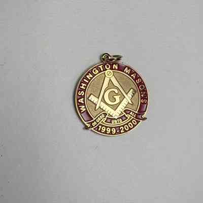 Pendant: "Washington Masons/Do Good Unto All/1999-2000" (2000)