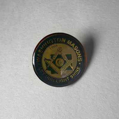 Pin: "Washington Masons/ Let Our Light Shine." PGM Carl B. Smith. Donated by PGM James O. Wood (1999)