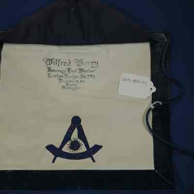 Wilfred Barry PM Apron