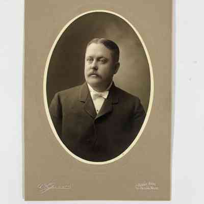 4 Photographs and Prints: PGM William Henry Upton (1898-1899)