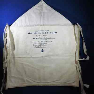 Albert T, Greathouse Apron