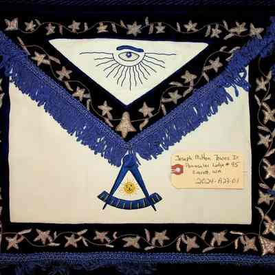 Joseph Milton Towns Jr. apron